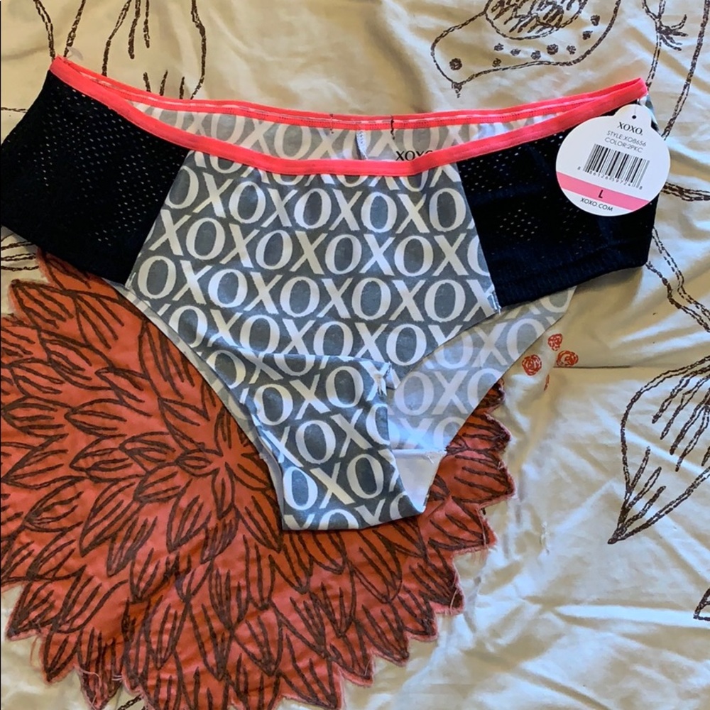 NWT Xoxo large cheecksters